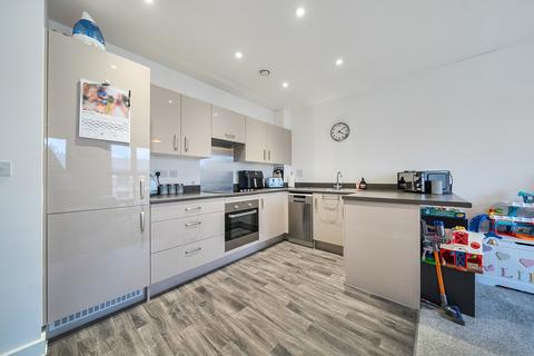 2 bedroom apartment for sale, Springhead Parkway, Northfleet, Gravesend