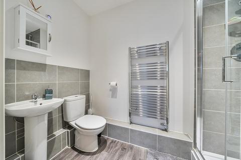 2 bedroom apartment for sale, Springhead Parkway, Northfleet, Gravesend