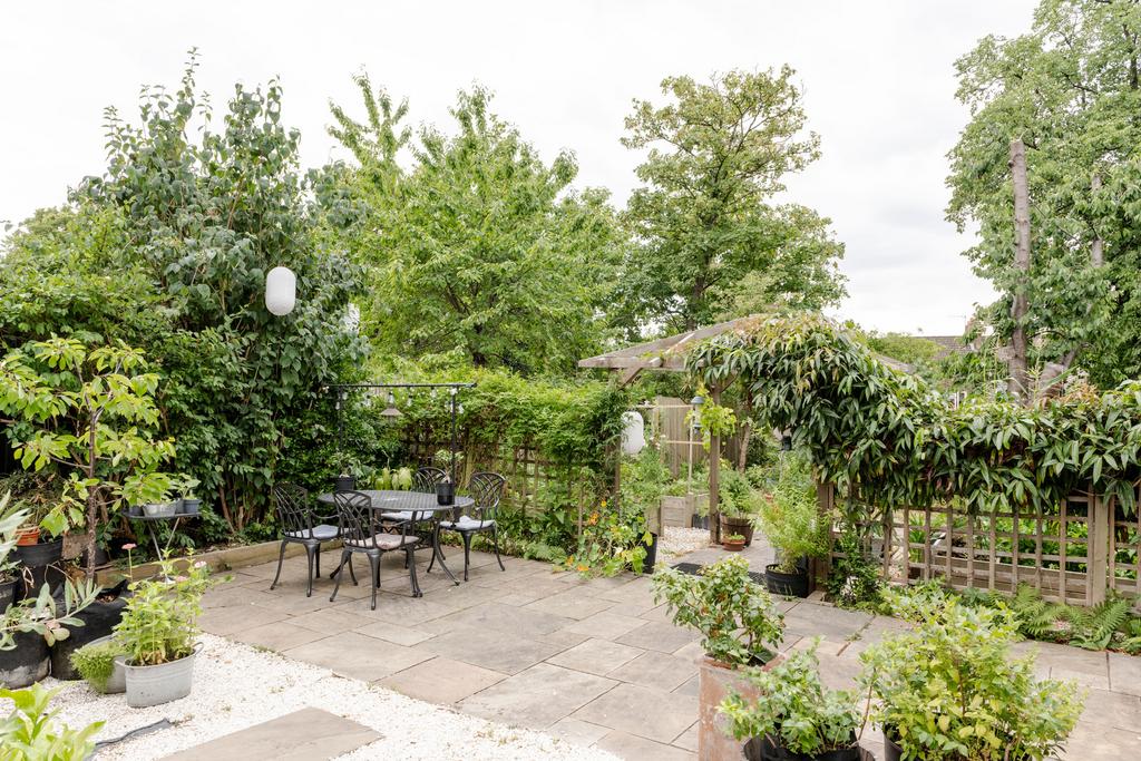 299991 20250717 connaught rd 9 hi res.jpg