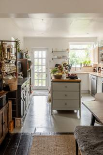 5 bedroom semi-detached house for sale, Connaught Road, London NW10