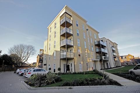 2 bedroom flat to rent, Fairlands Court, Hounslow, TW5