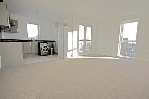 2 bedroom flat to rent, Fairlands Court, Hounslow, TW5