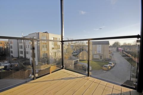 2 bedroom flat to rent, Fairlands Court, Hounslow, TW5