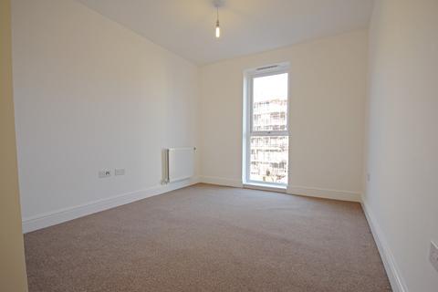 2 bedroom flat to rent, Fairlands Court, Hounslow, TW5