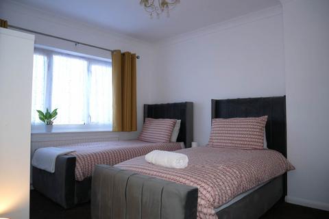 3 bedroom semi-detached house to rent, Ingle Road, Chatham, Kent