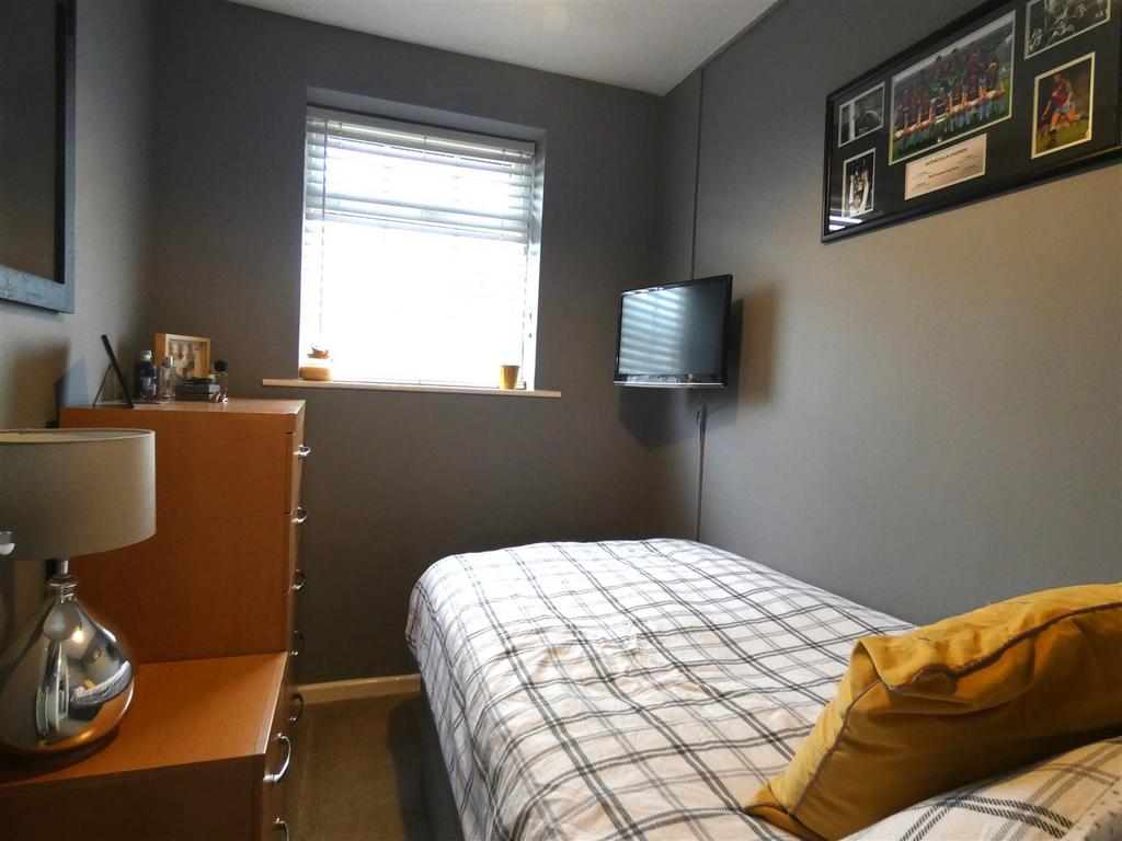Bed 3.JPG