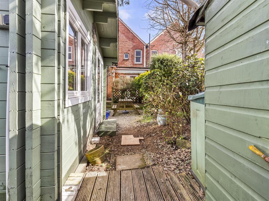 Flat 2, 59a Downview Road Worthing, West Sussex, B