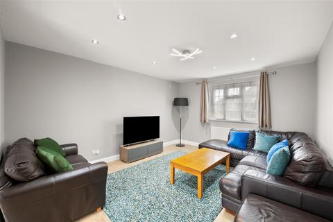 undefined, St. Aubyns Avenue, Hounslow TW3