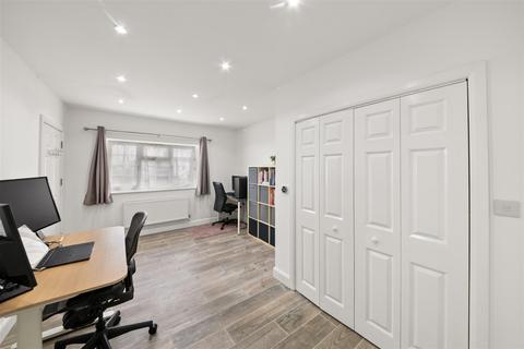 undefined, St. Aubyns Avenue, Hounslow TW3