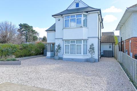 4 bedroom detached house for sale, Manor Road, Christchurch, BH23