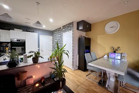 4 bedroom terraced house for sale, Quaker Lane,  Southall, UB2