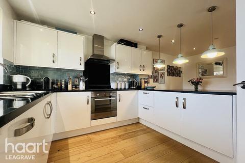 undefined, Hardinge Place, Toddington
