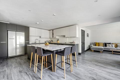 undefined, Fairlawn Park, Surrey GU21