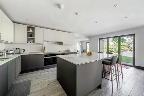 undefined, Fairlawn Park, Surrey GU21
