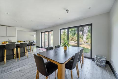 undefined, Fairlawn Park, Surrey GU21