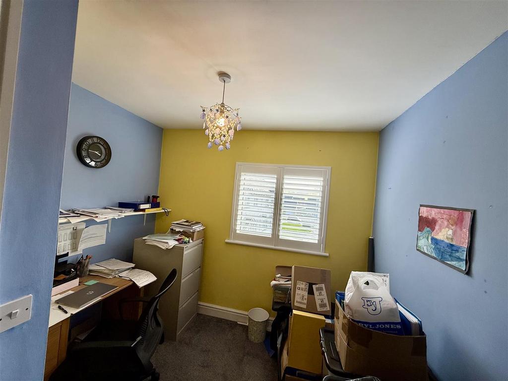 Bedroom 4 / Study