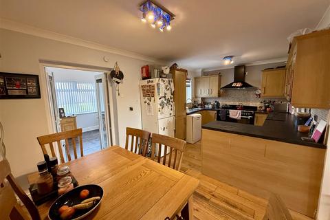 5 bedroom house for sale, 4 Cwrt Maesmynach, Cribyn, Lampeter