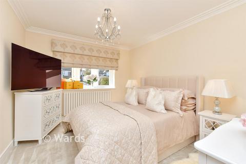 4 bedroom detached bungalow for sale, Longfield Avenue, Longfield DA3