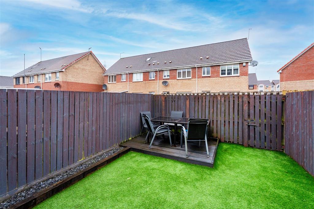 Rear Garden-3.jpg
