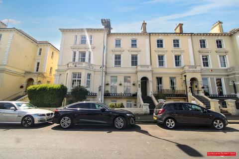 4 bedroom apartment to rent, Hyde Gardens, Eastbourne BN21