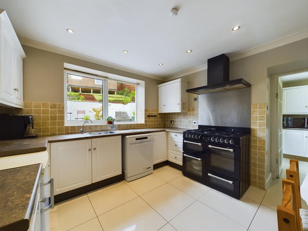 14 kitchen CAM03481 G0-PR0044-STILL019