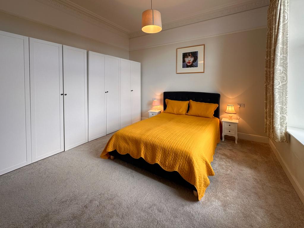 9 Master bedroom