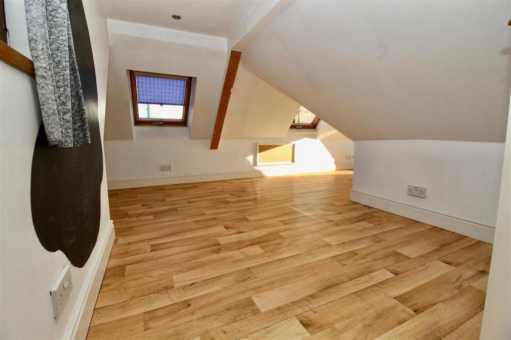 Loft Bedroom (limited head room)