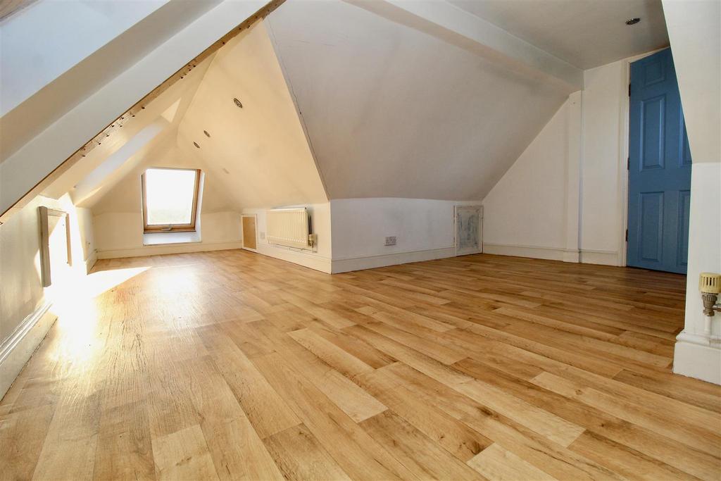 Loft Bedroom (limited head room)