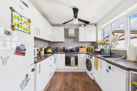 3 bedroom semi-detached house for sale, Fulford Crescent, New Holland, Barrow-upon-humber, DN19 7BH