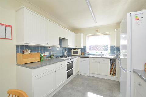 3 bedroom detached bungalow for sale, LARGE REAR GARDEN * SHANKLIN