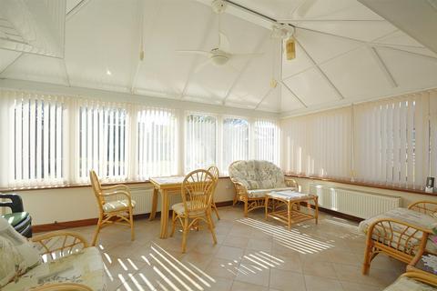 3 bedroom detached bungalow for sale, LARGE REAR GARDEN * SHANKLIN