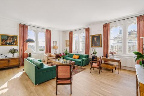 3 bedroom flat to rent, Garden House, Cornwall Gardens, South Kensington, London SW7
