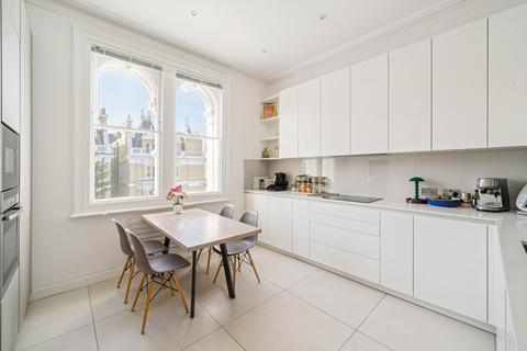 3 bedroom flat to rent, Garden House, Cornwall Gardens, South Kensington, London SW7