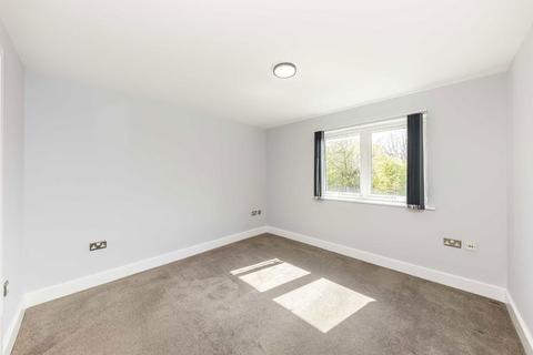 2 bedroom flat to rent, Alscot Road, London SE1