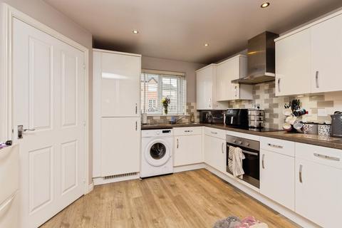 3 bedroom semi-detached house for sale, Upper Close Way, Crigglestone, Wakefield