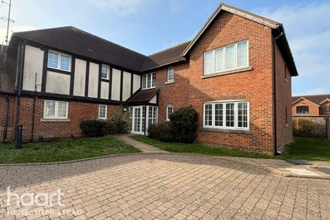 1 bedroom apartment to rent, Dunstable Road, St Albans