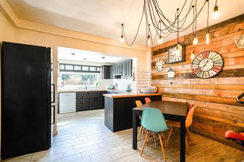 3 bedroom semi-detached house for sale, Streetsbrook Road, Shirley