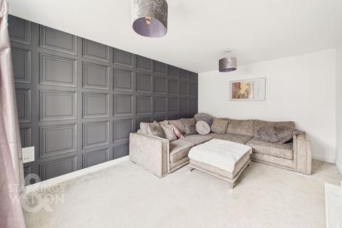 3 bedroom semi-detached house for sale, Knappers Way, Queens Hills, Norwich