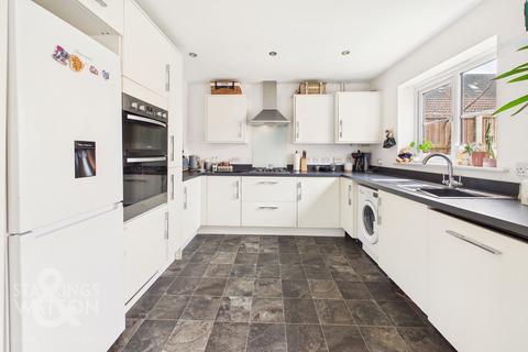 3 bedroom semi-detached house for sale, Knappers Way, Queens Hills, Norwich