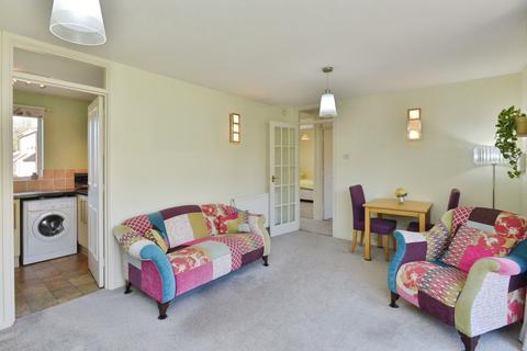 undefined, Thresher Grove, Greenleys, Milton Keynes, Buckinghamshire, MK12