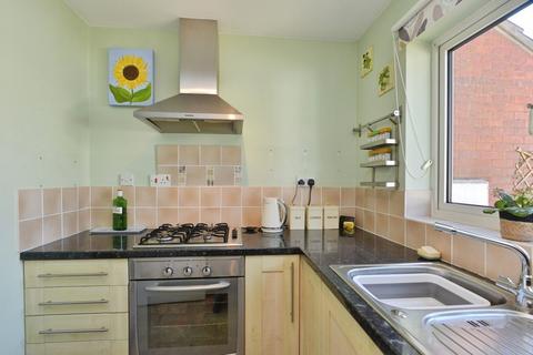 undefined, Thresher Grove, Greenleys, Milton Keynes, Buckinghamshire, MK12