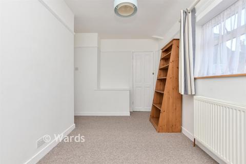 3 bedroom semi-detached house for sale, Siberts Close, Dover CT15