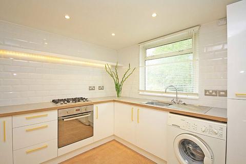 undefined, Queens Road, Twickenham TW1