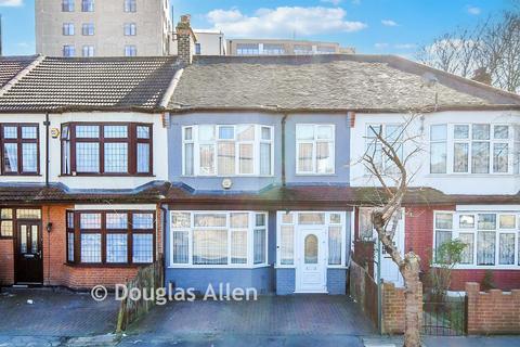 3 bedroom terraced house for sale, Lombard Avenue, Ilford, Essex