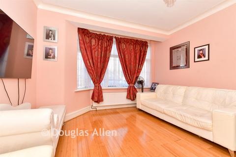 3 bedroom terraced house for sale, Lombard Avenue, Ilford, Essex