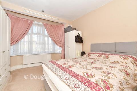 3 bedroom terraced house for sale, Lombard Avenue, Ilford IG3