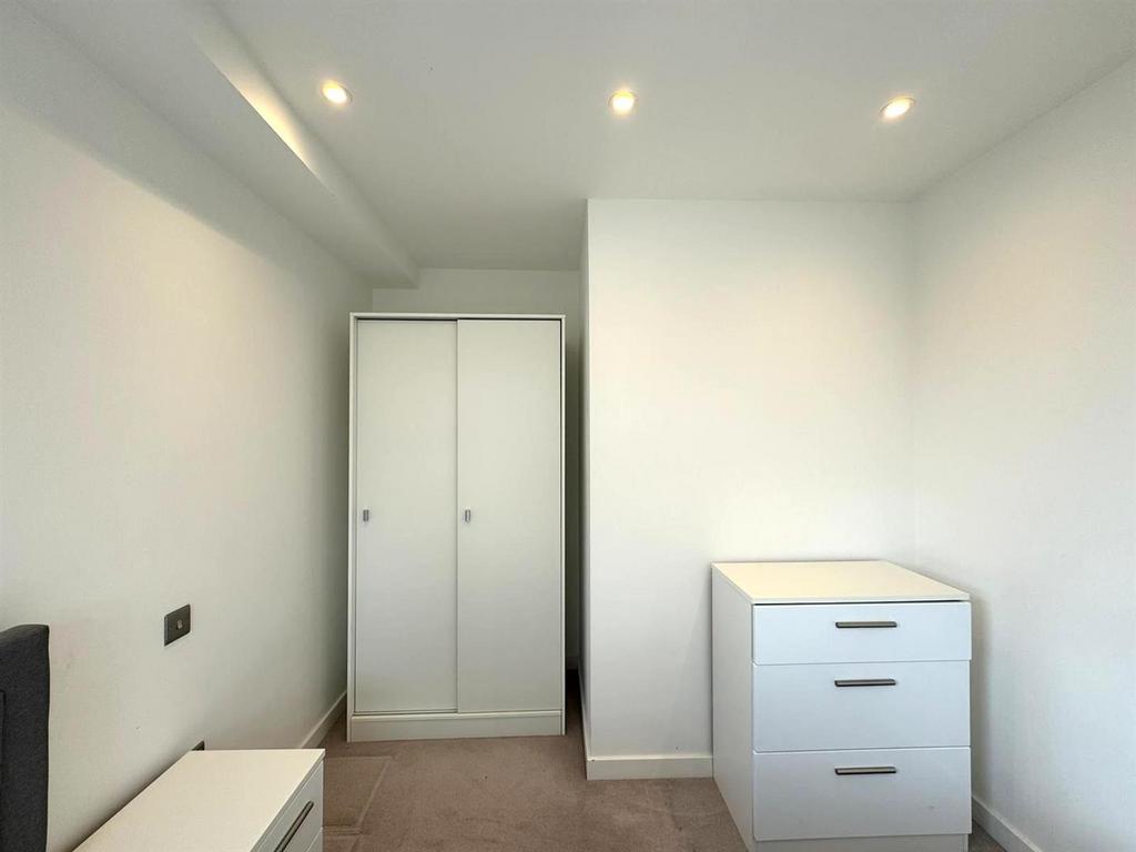 Bedroom pic 4.jpg