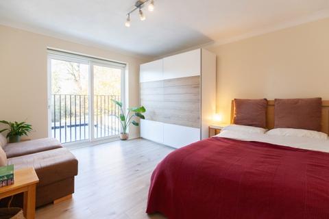 4 bedroom terraced house for sale, Don Bosco Close Oxford OX4