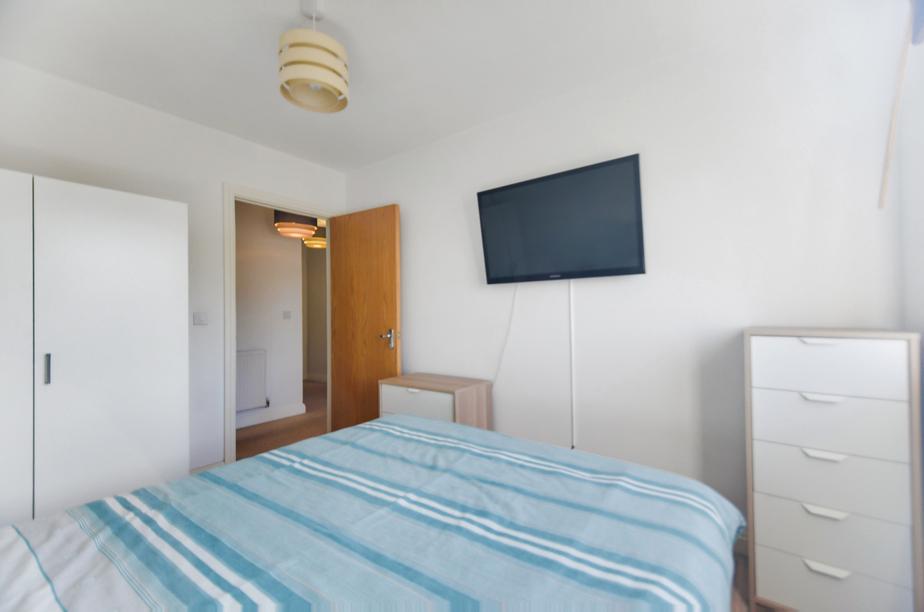 Bedroom (4).jpg