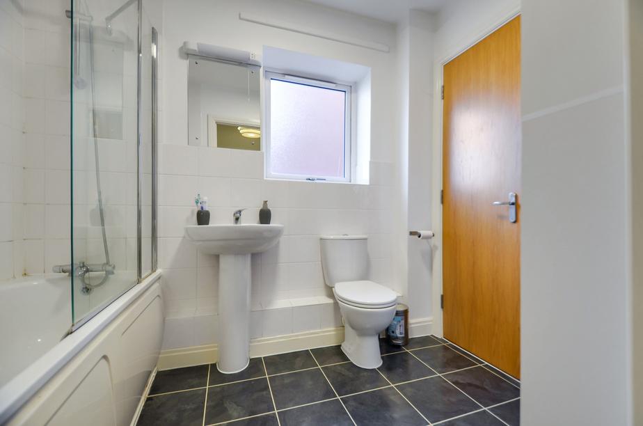 Bathroom (3).jpg